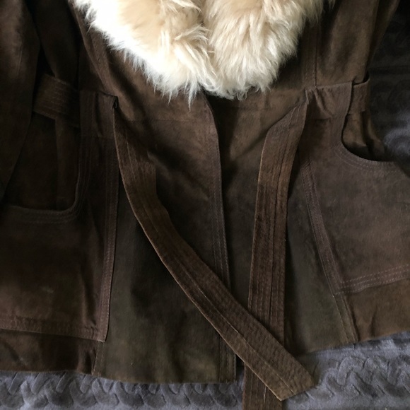 Brown suede jacket with faux fur collar - Picture 2 of 3